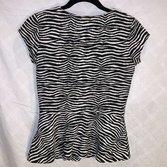 1 MICHAEL KORS BLACK & WHITE TOP - Picture 4 of 7